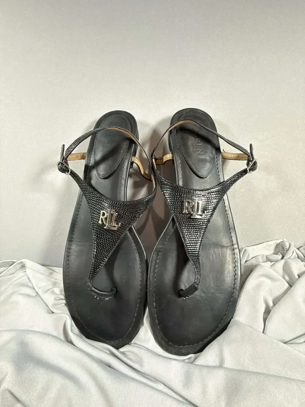 Lauren Ralph Lauren Black Crosshatch Leather Ellington Thong Sandals 9